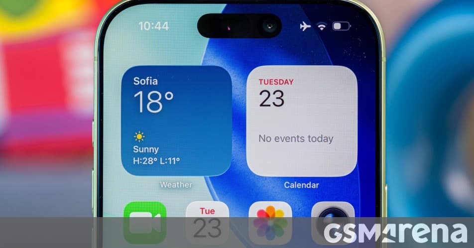 iPhone 18 & iPhone Air 2: Smaller Dynamic Island Incoming?